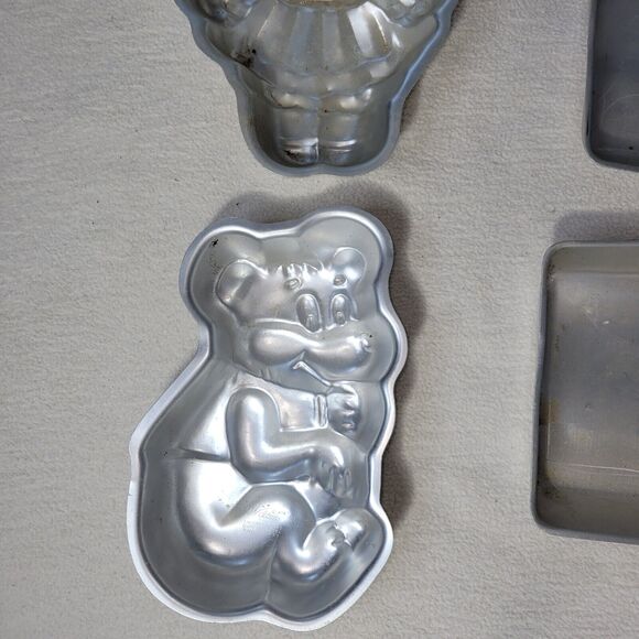 Vtg Wilton Cake Pans Lot Retro Baking Home Bear Doll Antique Vehicle Train Retro - Picture 9 of 14